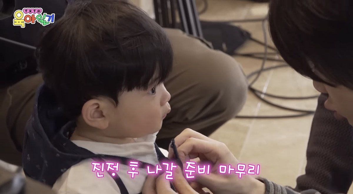1ucky13_'s tweet photo. 육아일기 이 부분이 너무 좋아요
모자끈 묶어주는 범규
그런 범규 바라보는 유준이
두 번째 컷에 나온 범규 부리(?) https://t.co/QoKsMtAsug