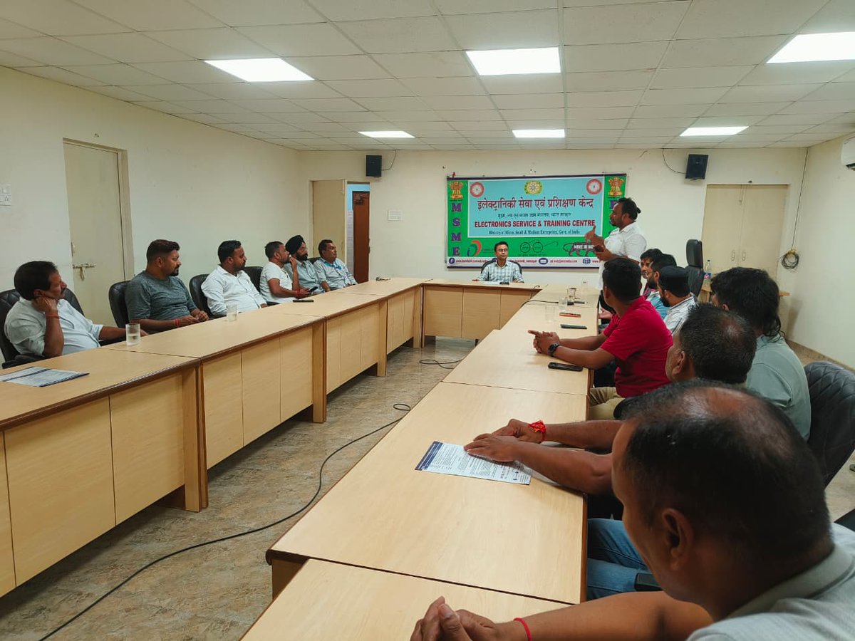 estc_ramnagar's tweet photo. 📷 Urban Council Meeting under Swachhta Mein Sahbhag Initiative
As part of the Swachhta Mein Sahbhag campaign, an Urban Council Meeting was conducted to discuss and promote cleanliness initiatives, sanitation practices and community participation. https://t.co/rFcALifKt2