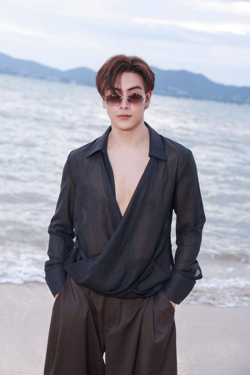 DrAllyBrand's tweet photo. ภาพบรรยากาศกิจกรรม https://t.co/yqXttvpoN4 Together in Paradise with Joong 🌊🫧

🗓️ 19-20.09.2026

#DrAllyinHKTxJoongDay1
#DrAllyinHKTxJoongDay2
#JoongArchen #จุงอาเชน https://t.co/9KLBFydvEC
