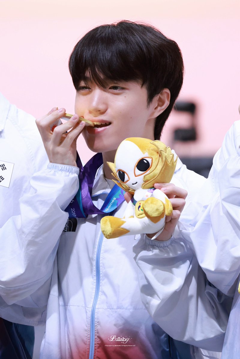 lul1abe's tweet photo. 261002
🏅
#Keria #케리아 @T1Keria https://t.co/io0eHMRUKF