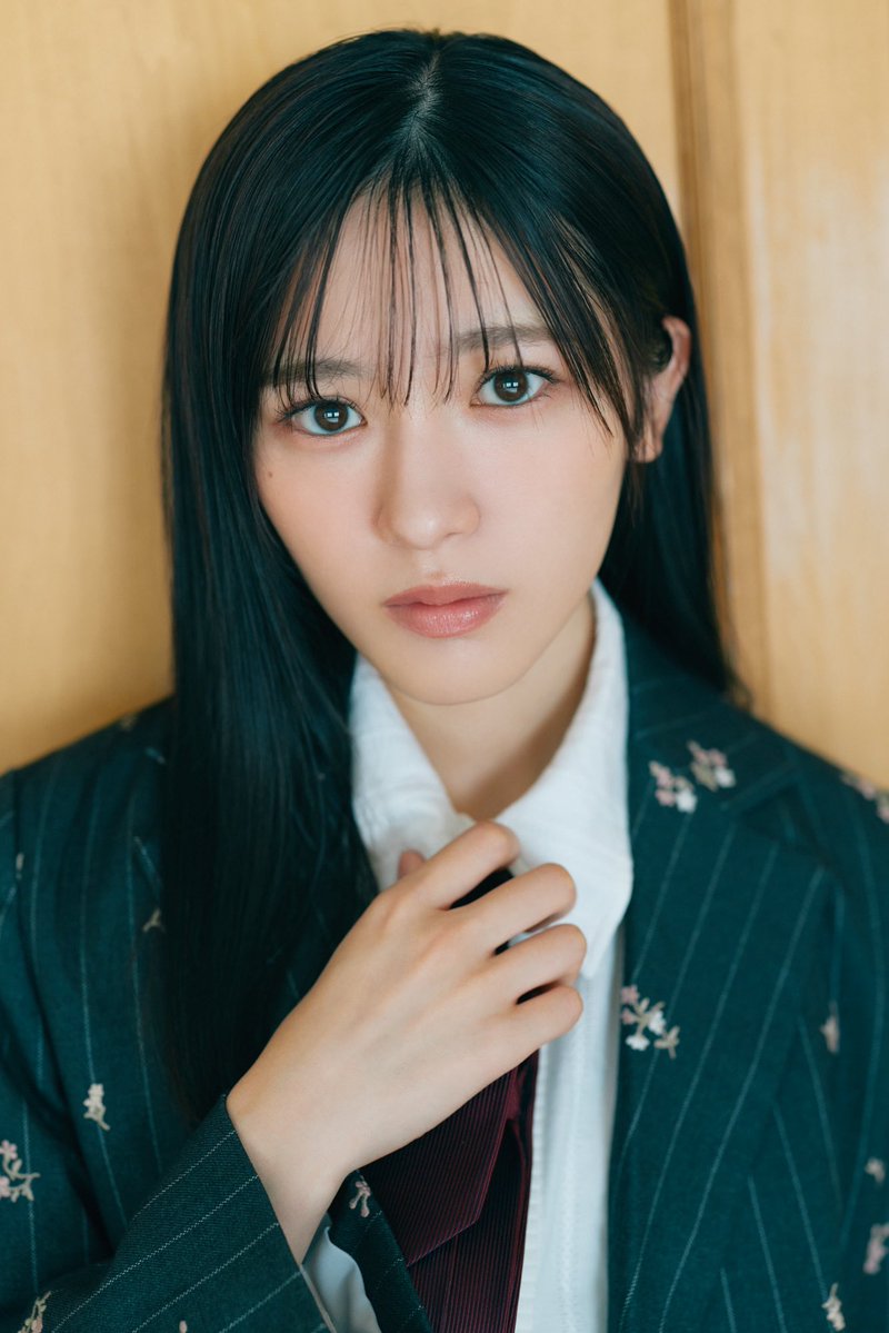 nogizaka46's tweet photo. 6期生のグラビア企画「6期生グラビア Nogizaka Colors」がスタートしました！🎬

毎日1人ずつ公開していきます✨

トップバッターとして、本日は #大越ひなの を公開いたしましたので、ぜひ特設サイトからご覧ください📸

https://t.co/zzqT9gxjzB

#NogizakaColors
#乃木坂46 https://t.co/3FGGiWZv7g