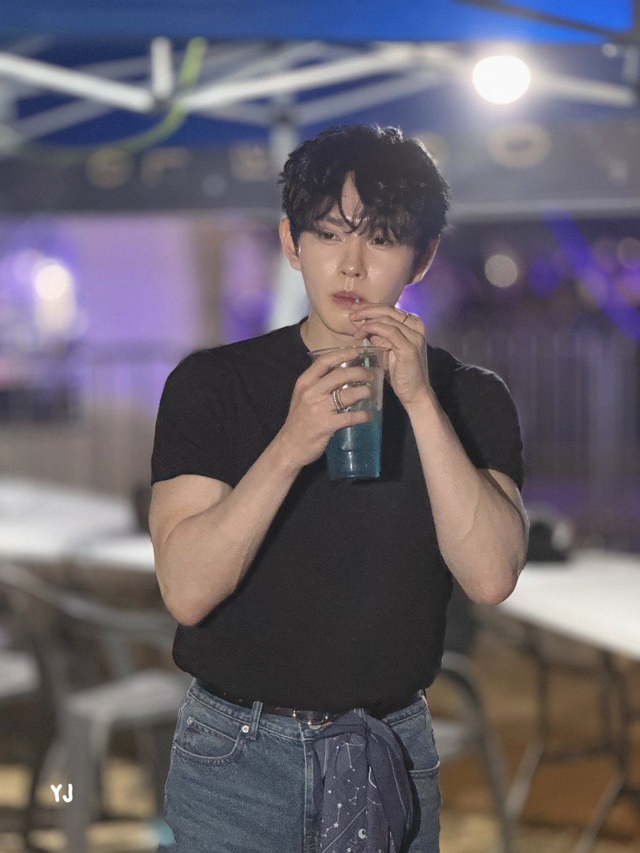N_BC0108's tweet photo. 그냥 음료 하나 마셨을 뿐인데 #이병찬 https://t.co/74eTnXoqhY