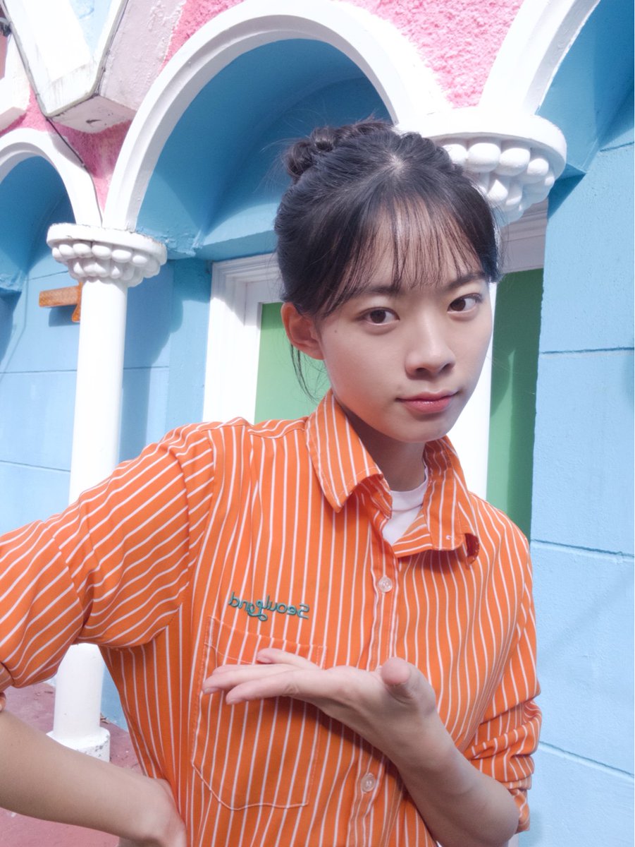yooborn_company's tweet photo. 📷
⊹₊｡ 꿈과 희망이 가득한 ˚₊⊹ 놀이동산 알바생
연우의 비하인드 셀카가 도착 했습니다 🎡

아직 <개인적인 택시>를 보기 전이라면
지금 바로 넷플릭스&amp;FOD에서 만나요 𓂃𓈒 🐻𓂂𓏸

#이재인 #leejaein
#드라마 #개인적인택시 #연우 https://t.co/45FUTlgcTZ