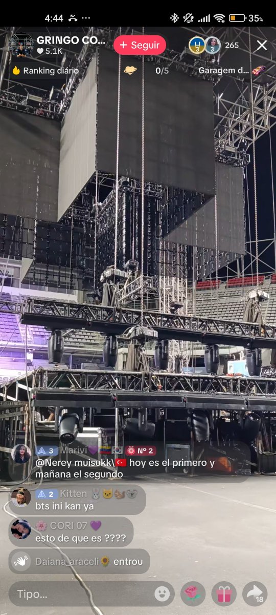 whomlu_'s tweet photo. AI ISSO É O POVO MONTANDO O RESTO DO PALCO? KKKKKKKKKKKKKKKKKKKKKKKKKKKKKKKKKKKKKKKKKKKKKK https://t.co/nyg8diKT0G