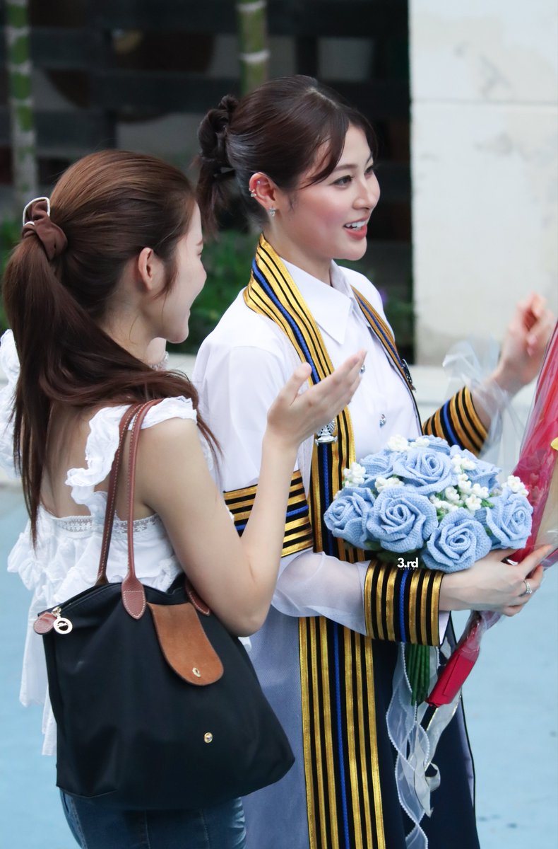 jul3rd_'s tweet photo. พี่เอิร์นกับน้องป่าน👩🏻‍🎓💖

PahnGraduationsDay

#PahnGraduationsDay
#Pahnthitta #Earnpypp_ https://t.co/q5j9U6LkTb