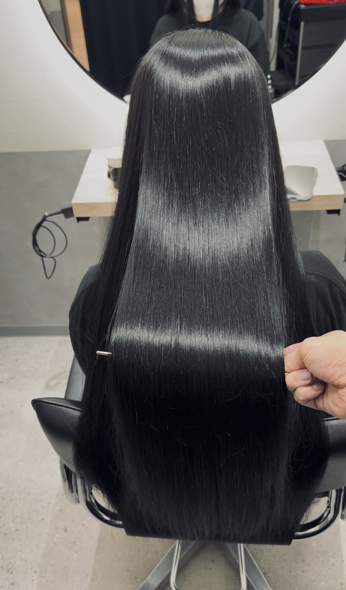 mitsucco_'s tweet photo. だいぶ長さが元に戻ってきたからね、
久しぶりに꒰•̫͡•ོ꒱
#黒髪ロング 
#スーパーロング https://t.co/3cvGizfhqg