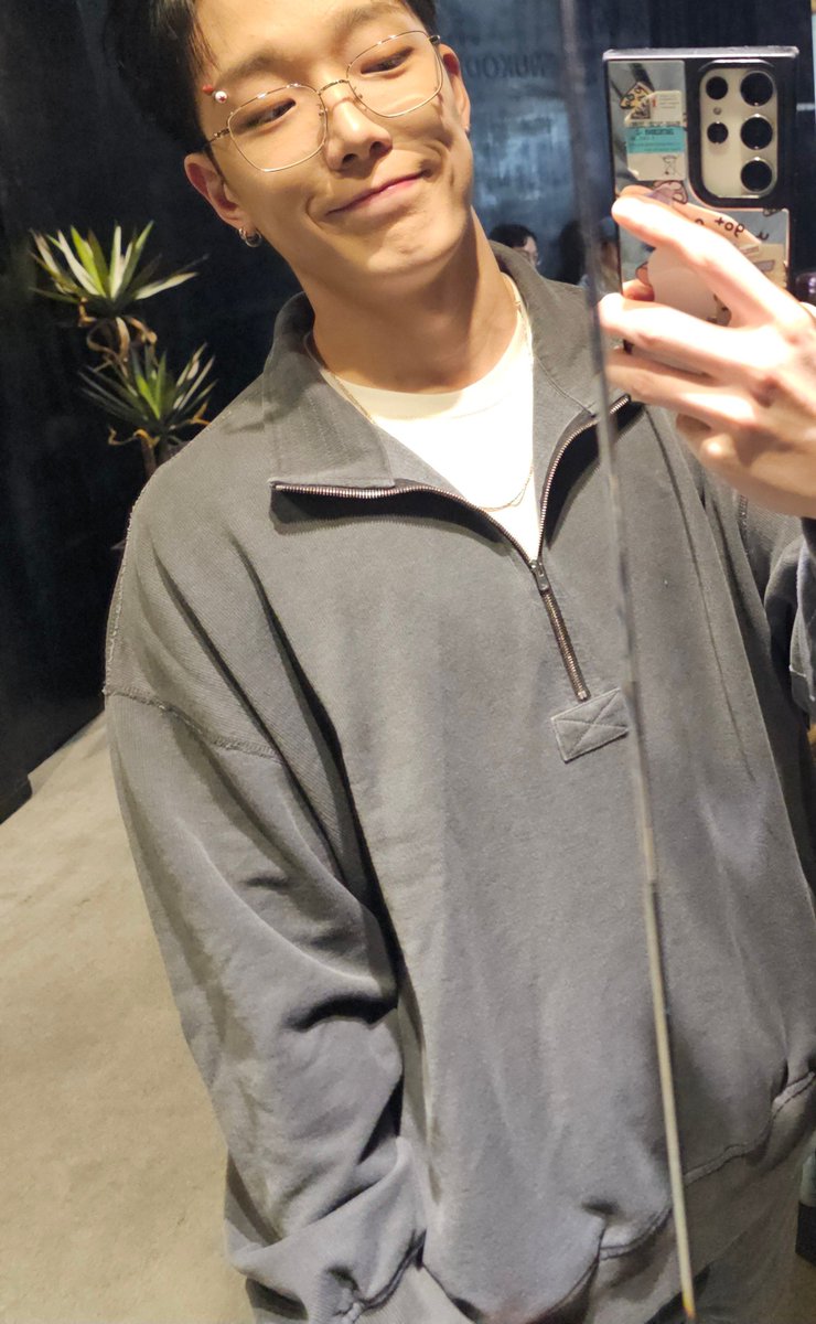 KJWworldwide's tweet photo. [261002] Bobby pluschat update

Bobby has a schedule today! 
Good luck! 

#BOBBY #바비 #バビ #iKON #아이콘 @bobbyranika https://t.co/aIhv7Y704e