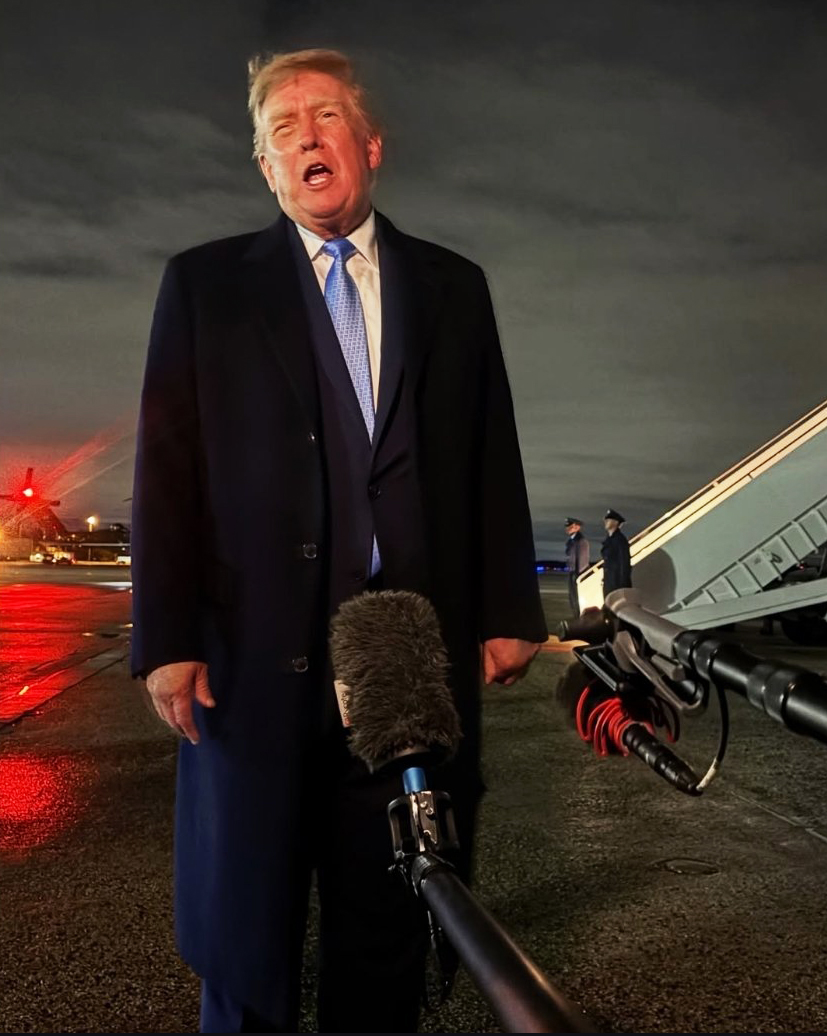 PapiTrumpo's tweet photo. THEY REALLY NEED TO STOP DOING THIS...😎🤣🤣🤣 https://t.co/qcqvNpYCtu