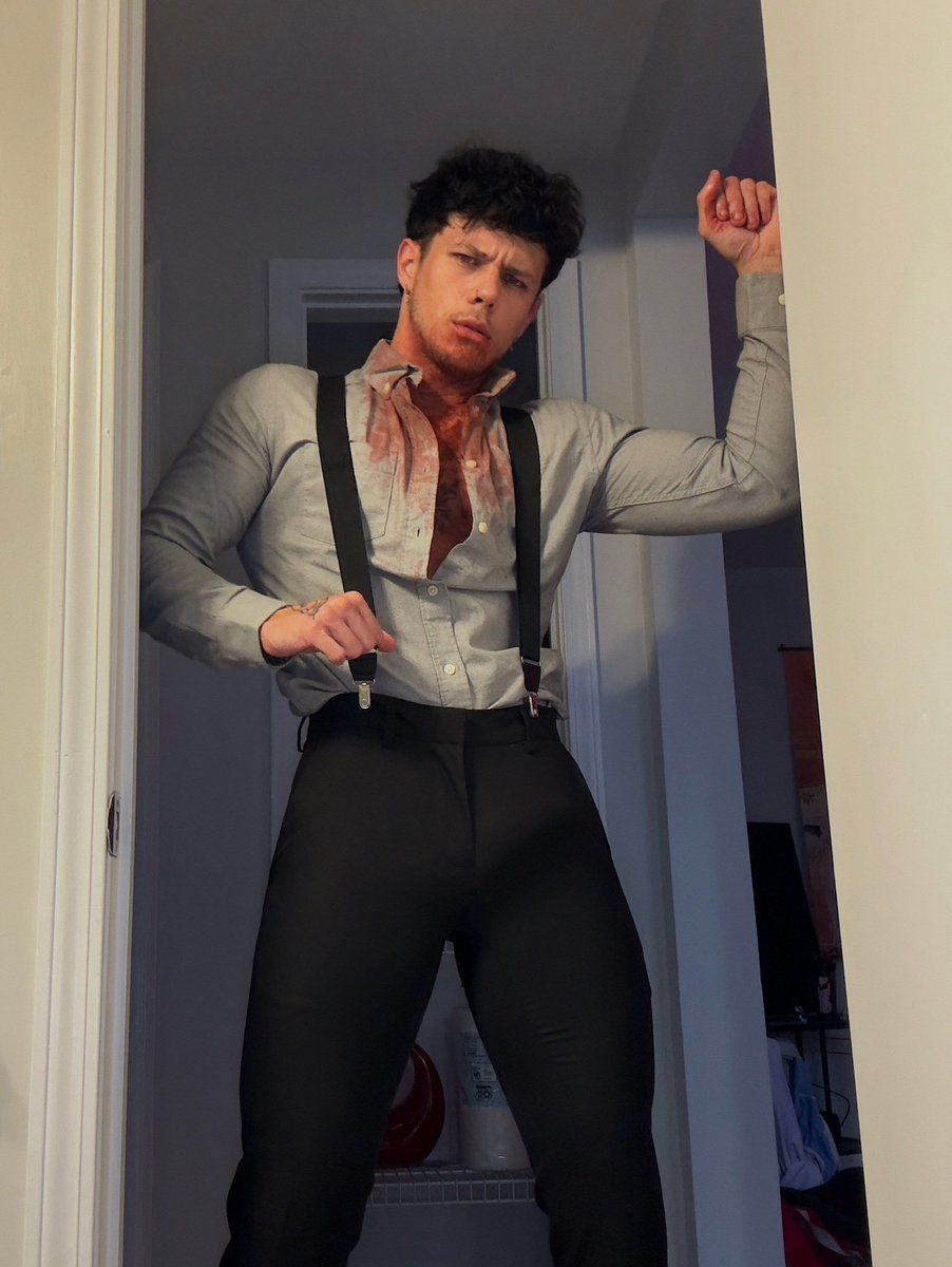 jacksonlncl's tweet photo. One month to Halloween... https://t.co/6YHJuO7aTi