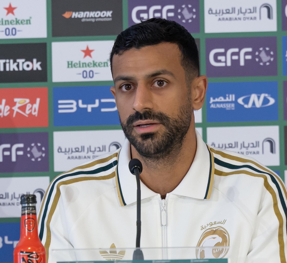 SaudiNT's tweet photo. — من المؤتمر الصحفي للمدير الفني للمنتخب الوطني جورجيوس دونيس واللاعب عبدالله آل سالم 📸
⁧#هذا_الأخضر⁩ https://t.co/KU0Jv5XSXP