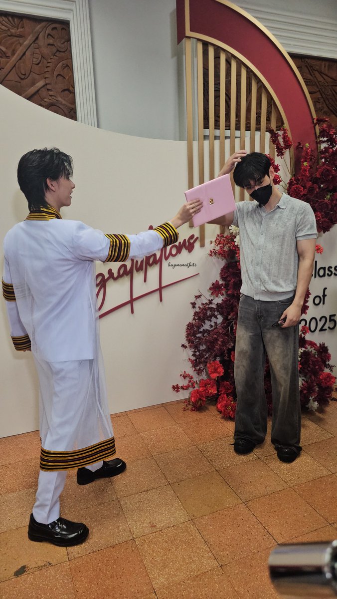 D5xfa2BudOojsvL's tweet photo. เรียนจบแล้วแต่งต่อได้เลยนะ😄
🥳🥰💐🎓
#poohpavel
#pavelphoom 
#ppoohkt @ppoohkt 
#PoohGraduation2026 https://t.co/v3cl7Lbc7N