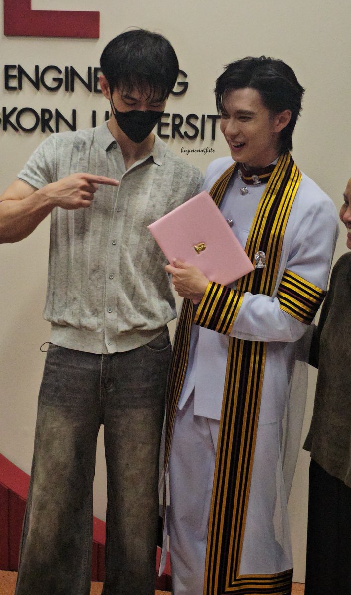 D5xfa2BudOojsvL's tweet photo. เรียนจบแล้วแต่งต่อได้เลยนะ😄
🥳🥰💐🎓
#poohpavel
#pavelphoom 
#ppoohkt @ppoohkt 
#PoohGraduation2026 https://t.co/v3cl7Lbc7N