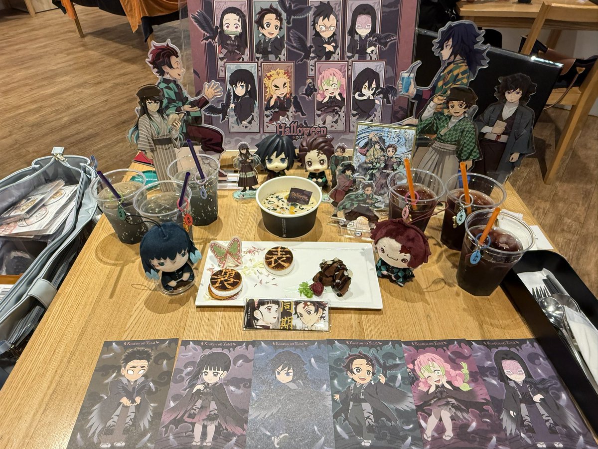 kaya7fj's tweet photo. 鬼滅 ハロウィンアクスタ
最初推し来なかったから
引き直してみた結果
被りまくって笑うしかない

チェキブロランダムのはずなのに😂

🔥さんくじは結構満足な結果✨ https://t.co/WDmIwFZjPX