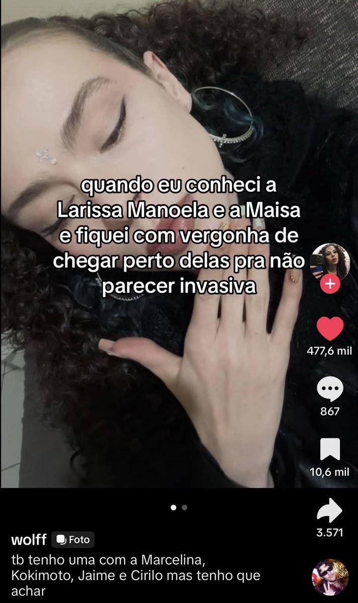 vlucasrocha's tweet photo. eu tô rindo dessa foto porque ficou parecendo que ela é a famosa e a maisa e larissa manoela são as fãs kkkkkkkk https://t.co/jSSwXLoyx0