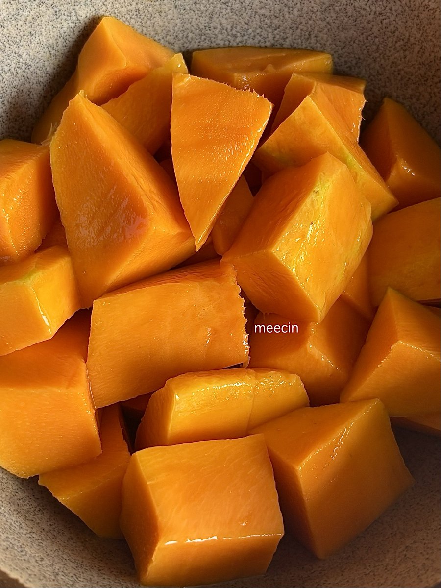 FFOODFESS's tweet photo. Jangan sia-siakan musim mangga fess 🥭 https://t.co/Z26jkZjgBH