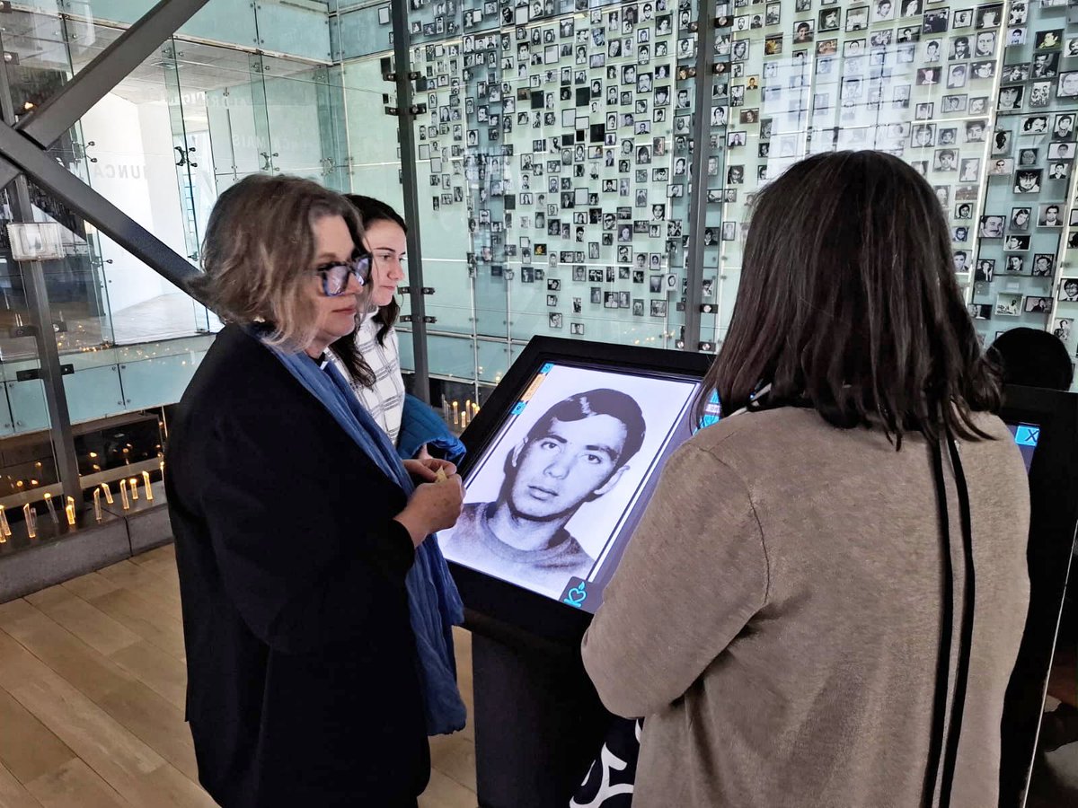 lutheranworld's tweet photo. An agreement with the Museum of Memory will preserve archives of the Evangelical Lutheran Church in Chile that document its defense of human rights during the country’s military dictatorship.

Read more: https://t.co/zdFP4MrBup

#LutheranWorld #HumanRights #Chile #Memory @MuseoMemoriaCL