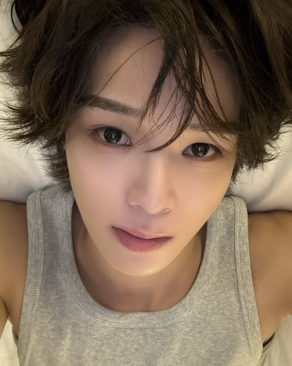keiking21's tweet photo. @bamgyuuucito @L0VELYBEOMIE He's K. He's the main dancer and performance leader of &amp;Team . Oldest but also the fake maknae 😆 https://t.co/o0zN7UKDSa