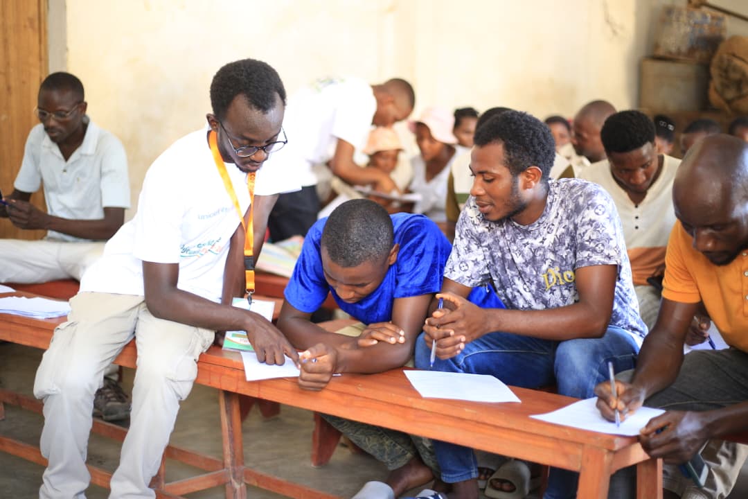 UNICEF_Burundi's tweet photo. Chaque territoire a ses défis. Chaque jeune a une voix. Chaque voix compte!  A travers la #LCOYBurundi2026, les jeunes des 42 communes du 🇧🇮 partagent leurs réalités &amp; proposent des solutions face aux changements climatiques, avec le soutien de l’@UNICEFBurundi à travers #IJCD https://t.co/IqLge9733E