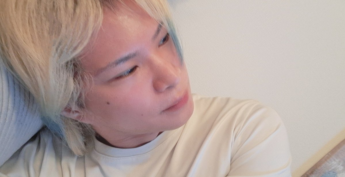 hitujinosab's tweet photo. 裾カラーというものやってみたかったから青入れた https://t.co/8ctILnGJDP