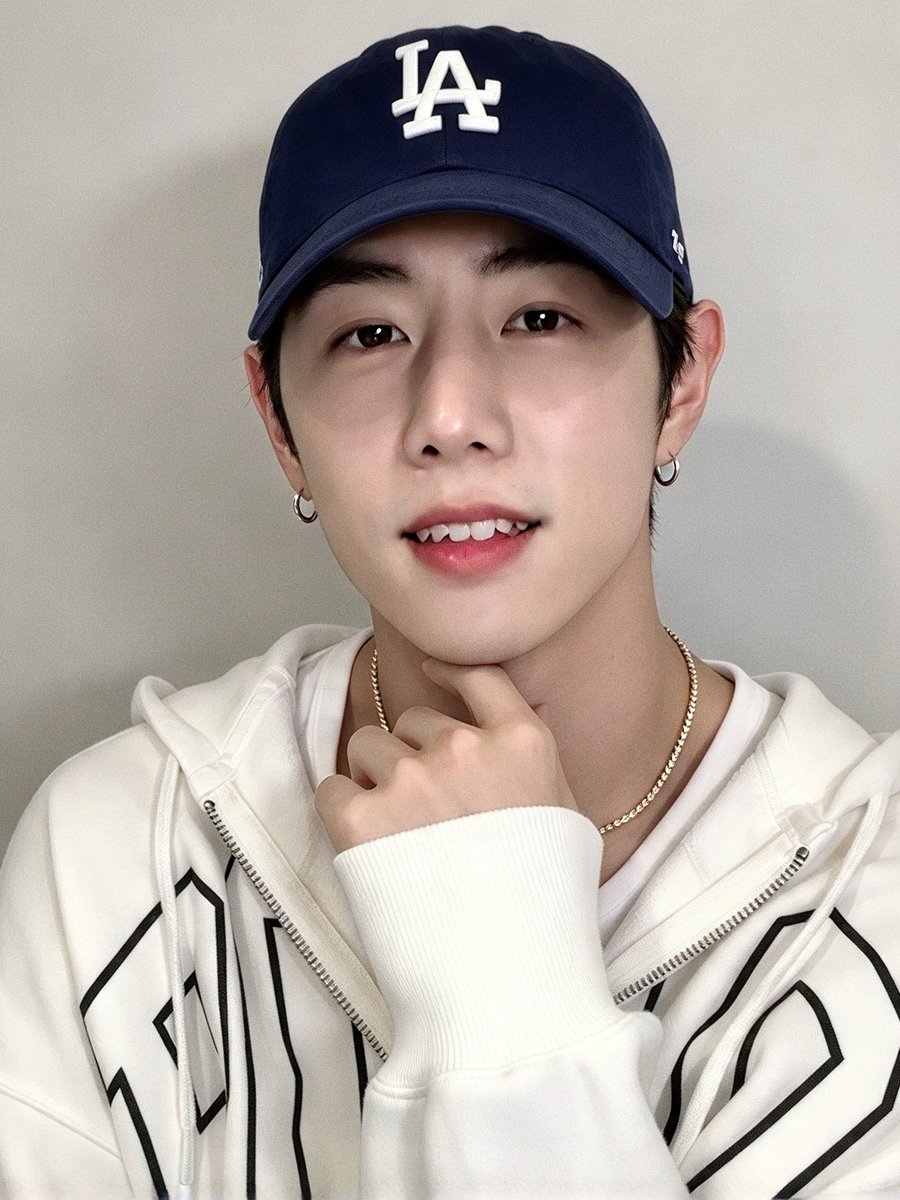 93mt__'s tweet photo. #marktuan https://t.co/8LA78CDpvE