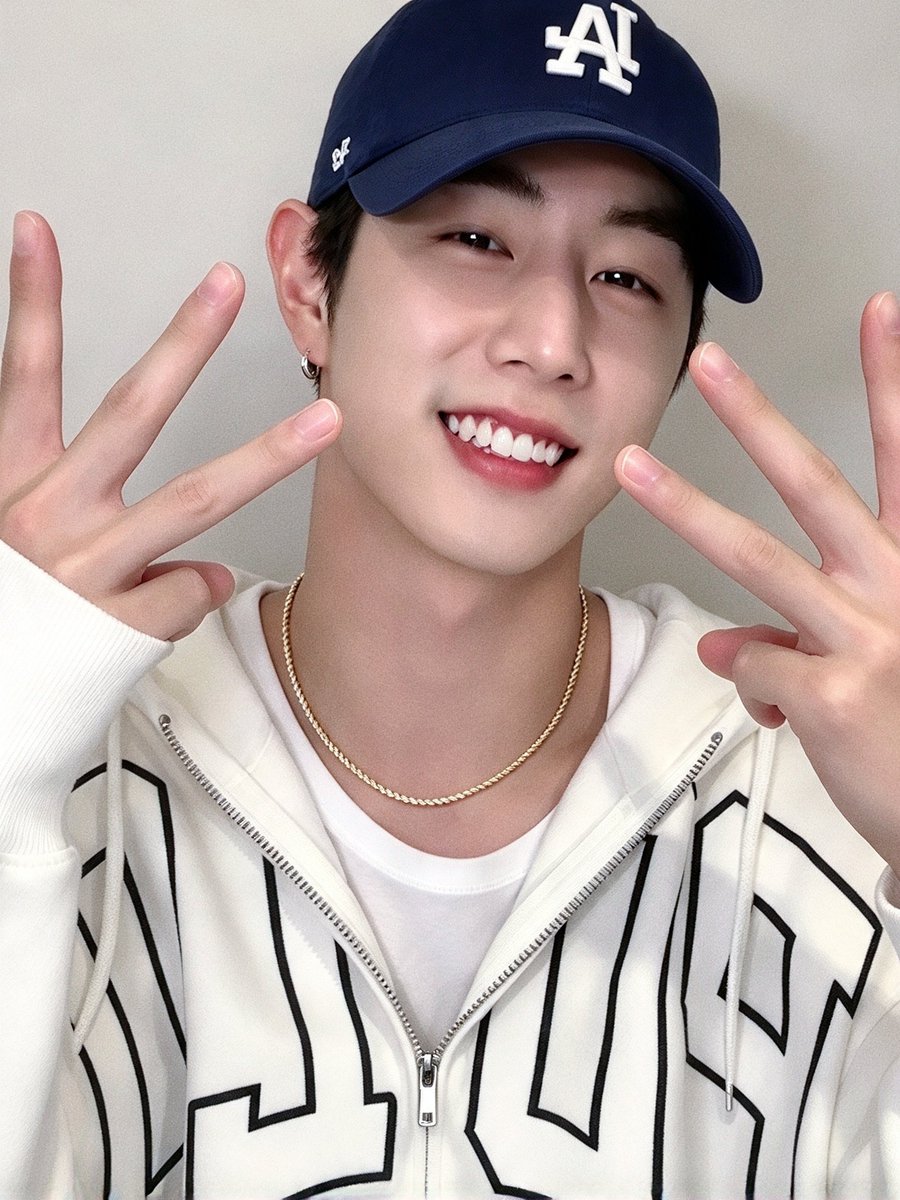 93mt__'s tweet photo. #marktuan https://t.co/E16mNI4OOZ