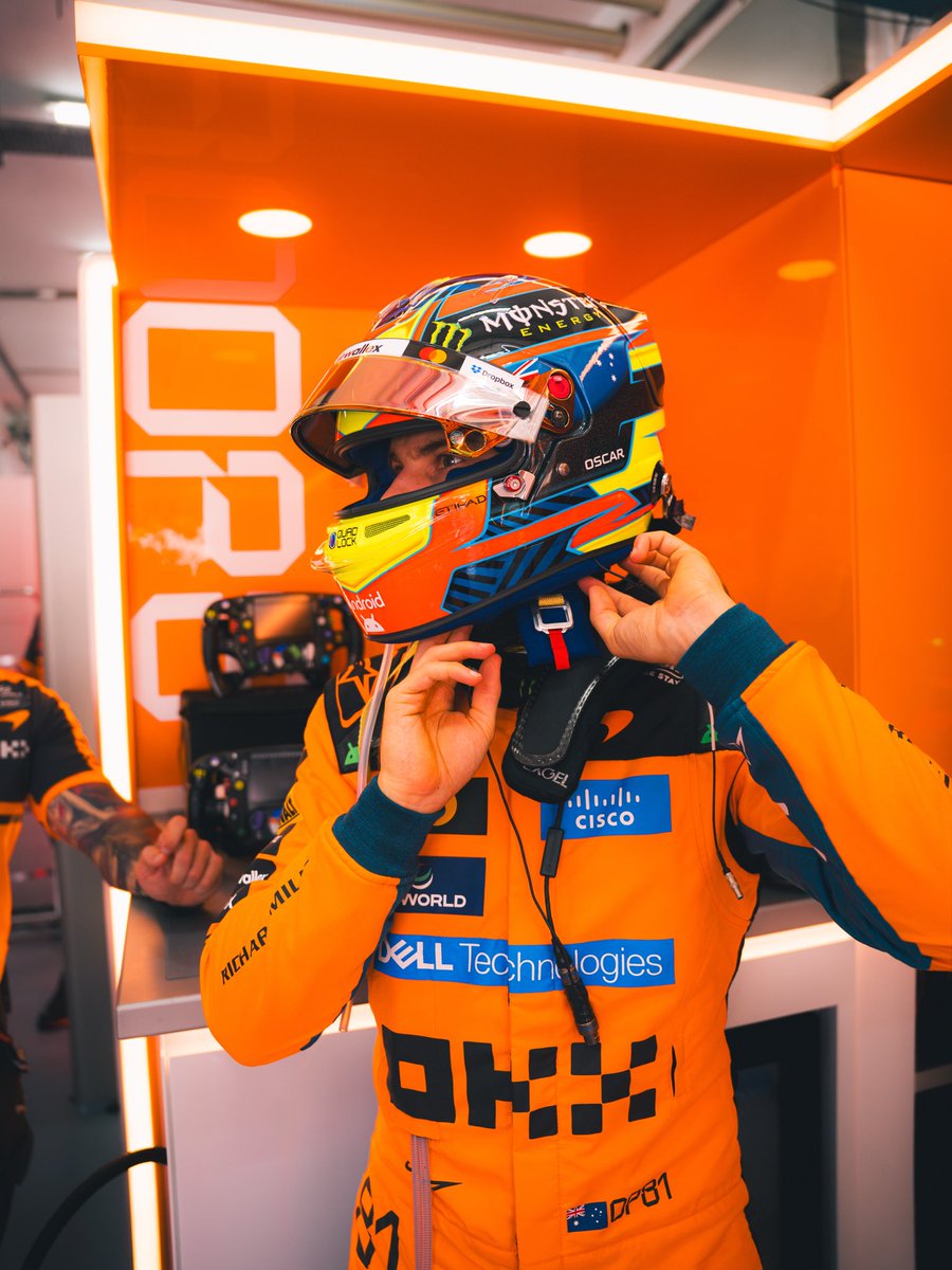 McLarenF1's tweet photo. Lids 🔛

#McLarenF1 | #BahrainGP 🇧🇭 https://t.co/6XShK4AsE0