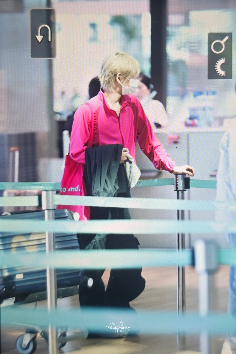 sapphire_junil's tweet photo. 261002 출국

핑크핑크 주니르🩷

#박준일 #준일 #PARKJUNIL #ジュニル #BREAK_IT #PARKJUNIL_BREAK_IT https://t.co/0qyh199hnJ