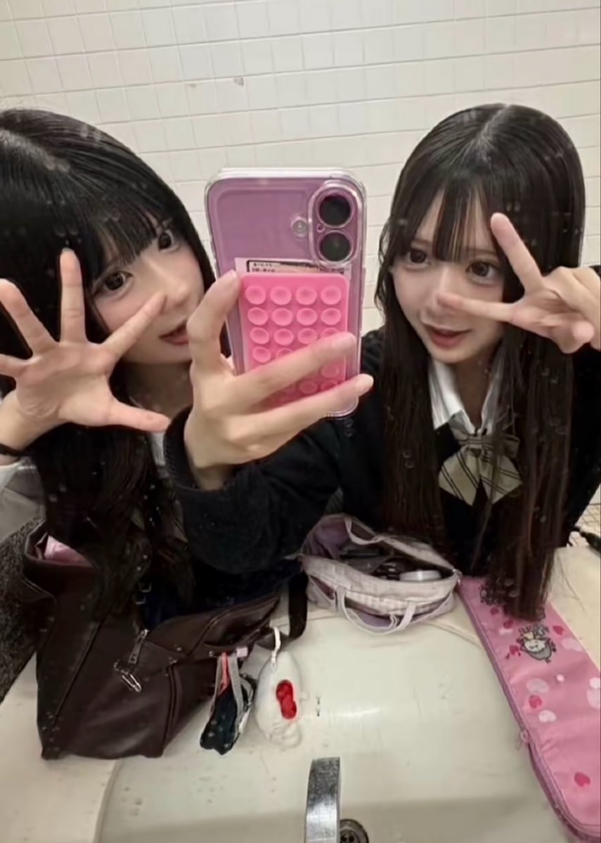 tzsto's tweet photo. あやの見たい人おいでー！ https://t.co/csYQaQx4Yu