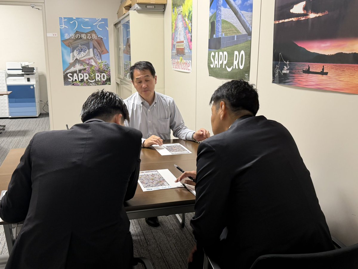 terashima_nobu's tweet photo. 本日、北海道議会第3回定例会が閉会しました。

今回は公明党を代表して一般質問に立ち、また地域の課題について、関係部局の皆さまと意見交換をさせていただきました。

知事も控室へご挨拶に来られました📷

皆さまの声を地域の前進につなげるよう、引き続き力を尽くしてまいります！

#北海道議会 #旭川