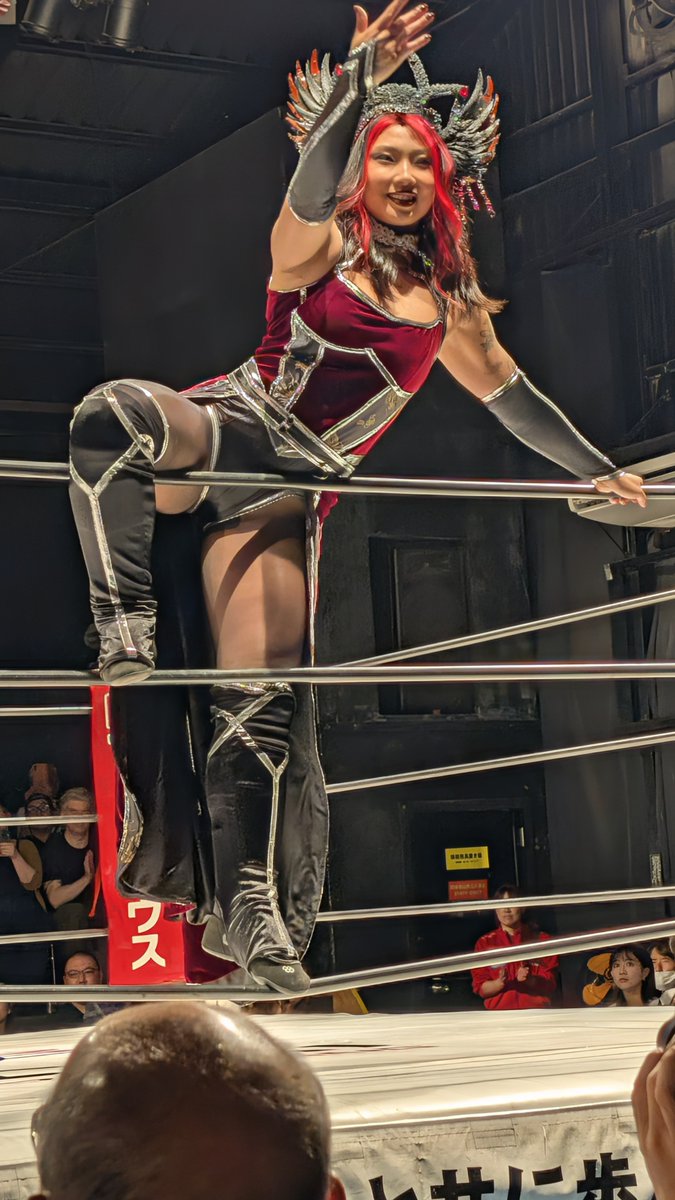 SCSAWWF's tweet photo. えげつない攻めで終始圧倒してたのに最後は残念だった。日本マットに慣れてもっと実力を発揮して欲しい選手でした！
#SENJO
#LadyLeigh https://t.co/uEhNGnvuO2