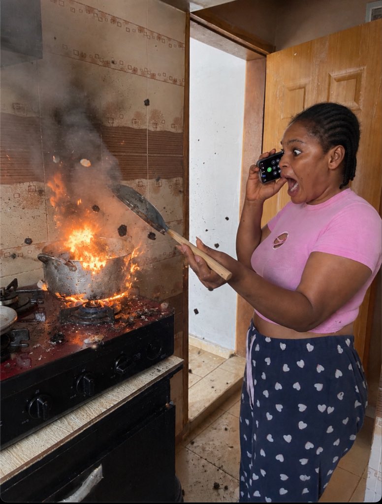 Brattyenori13's tweet photo. One minute I was on the phone talking to my man and the next minute my gas just exploded 😭

I’ll never make calls beside a gas ever again 💔 https://t.co/VdEwiybePe