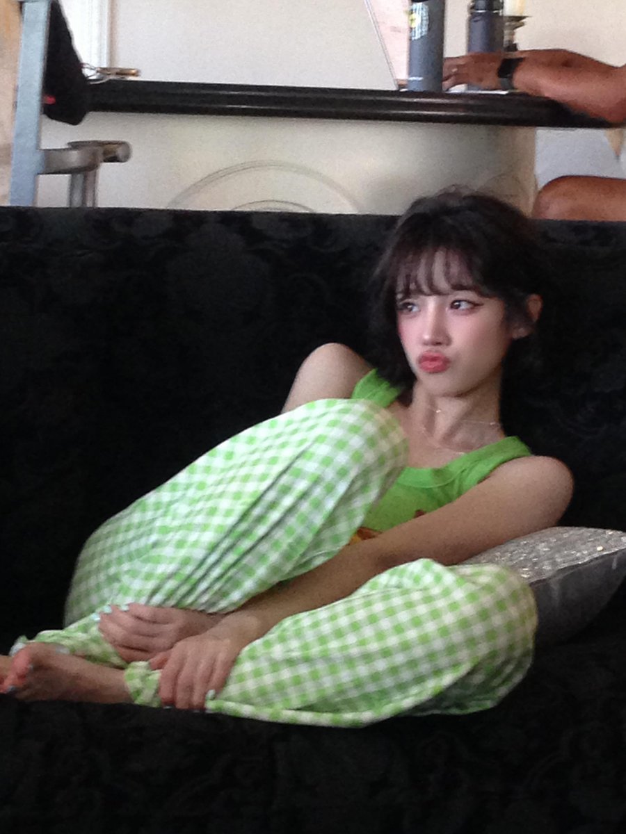 yqlovevuuu23's tweet photo. 귀엽고 훈내 퐁팔하는 여자를 너무 사랑함 https://t.co/hLXOQuzPny