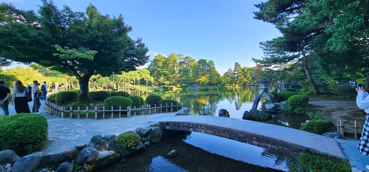 SMch77's tweet photo. 箔一の金箔ソフトだよ~🍦✨🥰
#兼六園
#槙宮令乃
#れのちとおでかけ
#HelloYouth https://t.co/1mis7rQtrL