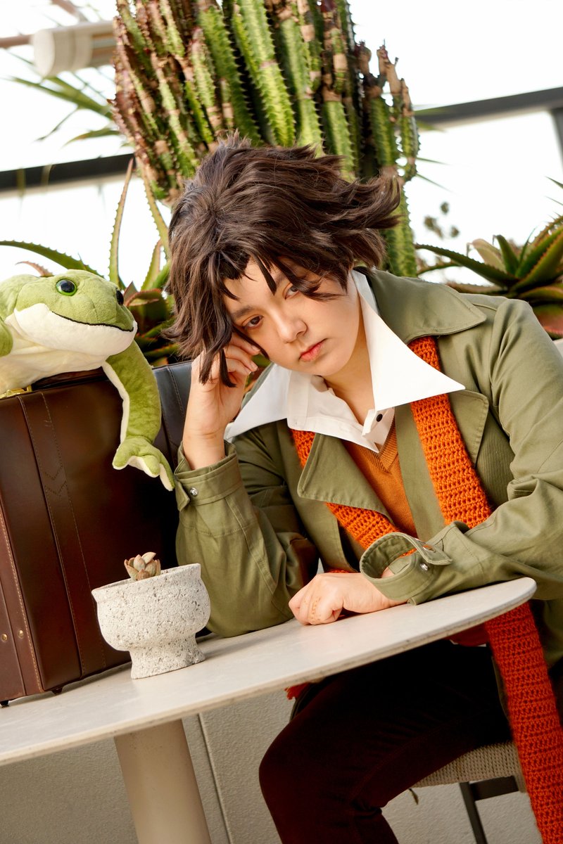 yuriyuja's tweet photo. blah blah I hate my father 😤

I cosplay pocket too! 🐸💼 lowkey love looking like a sickly victorian child

#deadlock #pocket https://t.co/oZjvtnzA9r