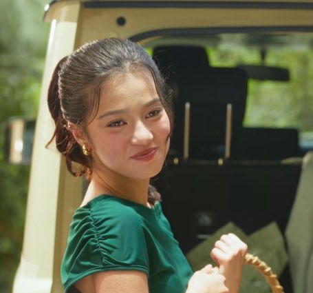 doughnbil's tweet photo. this was her May 18 shoot in Batangas! cant wait for Sanicare to drop the full TVC 😍

#BelleMariano https://t.co/0MdWiBNTVx