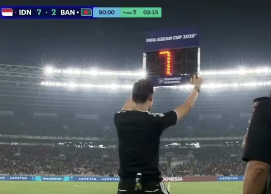 MrIbnusaif's tweet photo. This should be illegal, and the technical error is what sparked the whole chaos.

Yes, we know the rules. The official on the pitch can add more time if something happens that delays the game during added time. The incident also looks weird (well-planned).

Here’s the issue: they initially gave 2 minutes after knowing Malaysia couldn’t qualify. Then they changed it halfway through after Malaysia scored again.

Is it true that Ole Romeny deliberately instigated a scuffle in the dying moments at 90+2 minutes to secure even more stoppage time? (FIFA will investigate).

The technical error? The fourth official should not have raised the added-time board twice with that manners during such a critical moment.

If you ask anyone which game looks rigged, it’s not Malaysia’s game. They did the job on the pitch. It’s this one that raises serious questions.

Well Indonesia? Now Mafia?