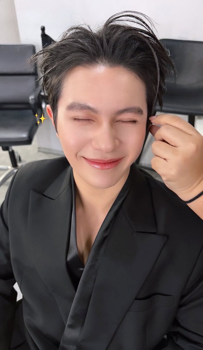 harxeuphoria's tweet photo. puppy william 🥺❤️‍🩹

WE REIGN PRESS TOUR 
#WilliamEstConcert #WilliamEst https://t.co/DQT9QrQCOL