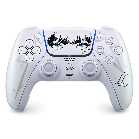 ChocoBonPlan's tweet photo. 🎮 La manette PS5 Édition Limitée Lisa désormais en précommande sur MICROMANIA (exclu. Premium/Ultimate)

👉 https://t.co/ec0ai2dQcg

📆 Sortie le 30 Octobre 2026. Débit à la commande sur Micromania.

📍 La manette associe les fonctions habituelles de la DualSense à un design créé en collaboration avec l’artiste. Compatible PS5, PC, Mac et mobile, elle reprend les retours haptiques, les gâchettes adaptatives, le microphone intégré, le pavé tactile et la batterie rechargeable en USB-C. Son habillage aux étoiles caractéristiques et touches personnelles en fait une pièce pensée pour les fans.