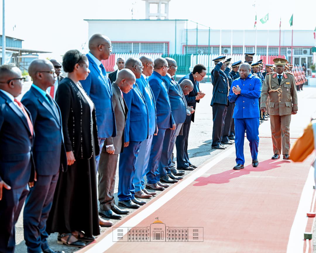 NtareHouse's tweet photo. Le Chef de l’Etat burundais et Président en exercice de l’Union africaine, Son Excellence Evariste Ndayishimiye, a pris l’avion ce matin du 2 octobre 2026 à destination d'Alamein en République arabe d’Egypte, où il présidera la 8ème Réunion de coordination mi-annuelle de l’Union africaine, des Communautés économiques régionales et des mécanismes régionaux.
Il prendra part également au Sommet de l'AUDA-NEPAD