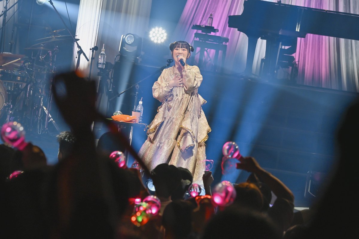 realsoundjp's tweet photo. ˖°☾˖°  特集：『ユイカ』°˖☽°˖

🔗https://t.co/ZXICmzMiy6

諦めるために始めたはずの音楽で実らせた輝き　国際フォーラム公演『Sanvitalia』での“恩返し”

#ユイカ @yuika_singuitar @yuika_staff https://t.co/5X85nRbYz9