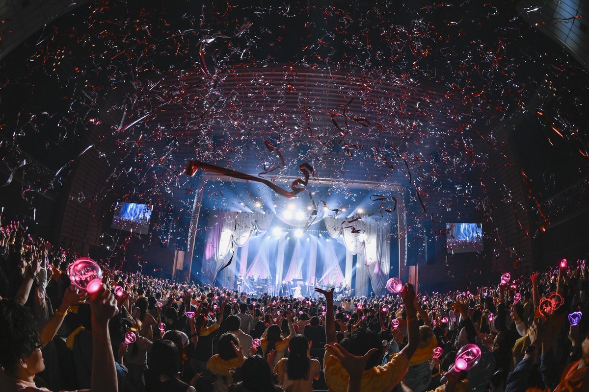 realsoundjp's tweet photo. ˖°☾˖°  特集：『ユイカ』°˖☽°˖

🔗https://t.co/ZXICmzMiy6

諦めるために始めたはずの音楽で実らせた輝き　国際フォーラム公演『Sanvitalia』での“恩返し”

#ユイカ @yuika_singuitar @yuika_staff https://t.co/5X85nRbYz9