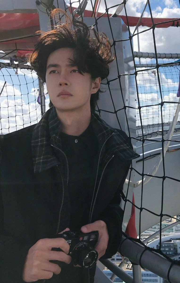 Okcd_aktf's tweet photo. MORE HANDSOME WANG YIBO WITH FLUFFY CURLS! HIS VISUAL! 😭 https://t.co/6T4bPthUsK