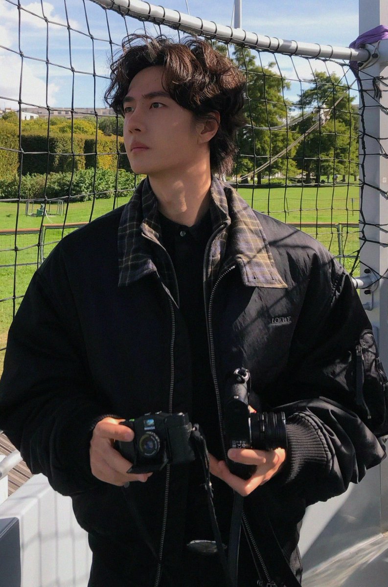 Okcd_aktf's tweet photo. MORE HANDSOME WANG YIBO WITH FLUFFY CURLS! HIS VISUAL! 😭 https://t.co/6T4bPthUsK