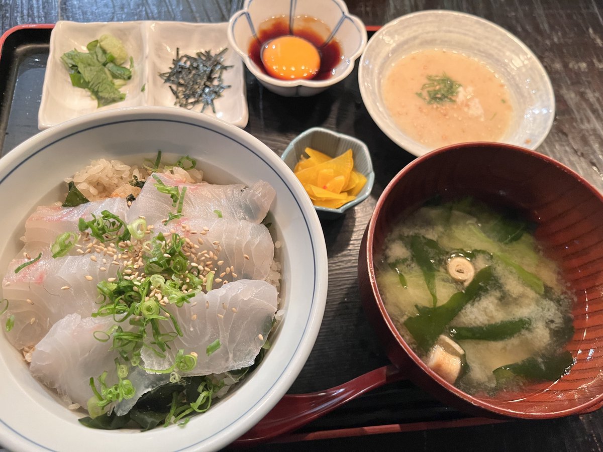 akibaru2022's tweet photo. びっくりした。鯛めし食べ放題って書いてあるのかと思った…… https://t.co/fonauaOV2A