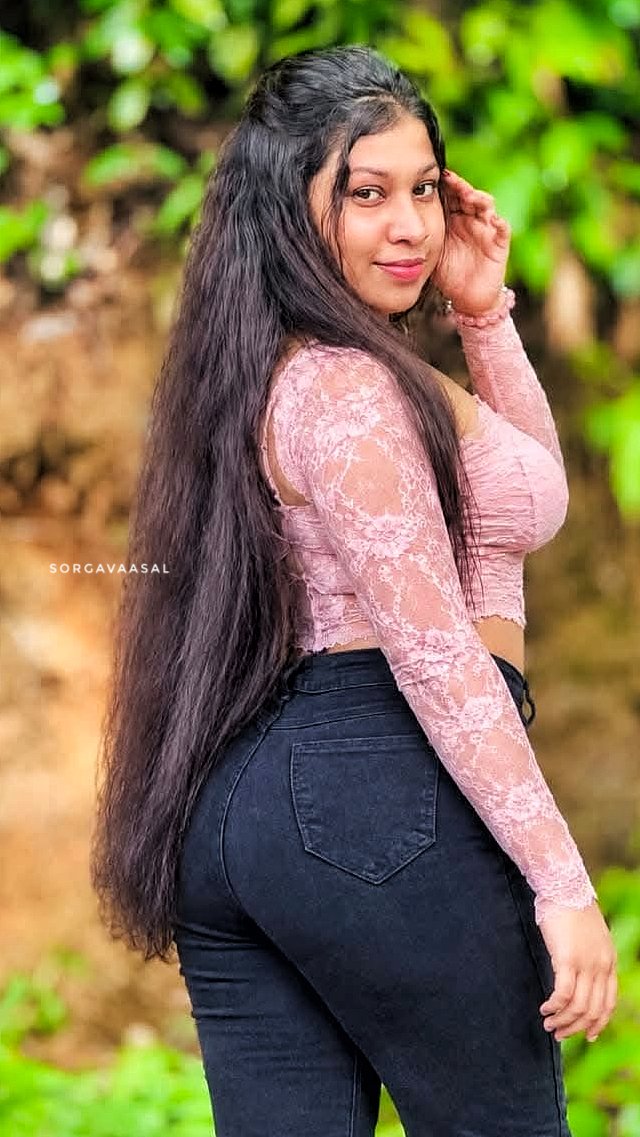 kaamarasigann's tweet photo. Curves 🔥 Battle ⚡
Pink or Grey? https://t.co/2J5T96HLz6