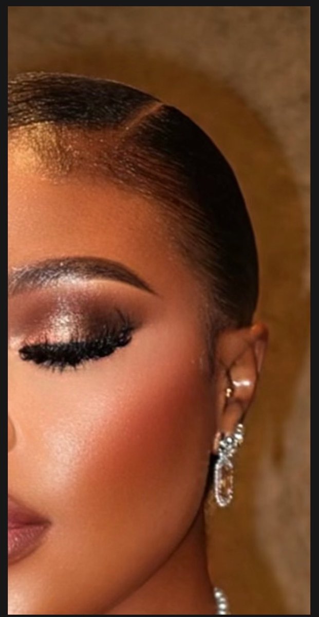 bestieverhad501's tweet photo. Makeup is the art of self expression, each stroke, shade and lines tells the world was never meant to be a competition of appearance . 
It was meant to be a gallery of individuality where every person adds their own color, texture and story.🫧🫧 https://t.co/rpADXuyBRy