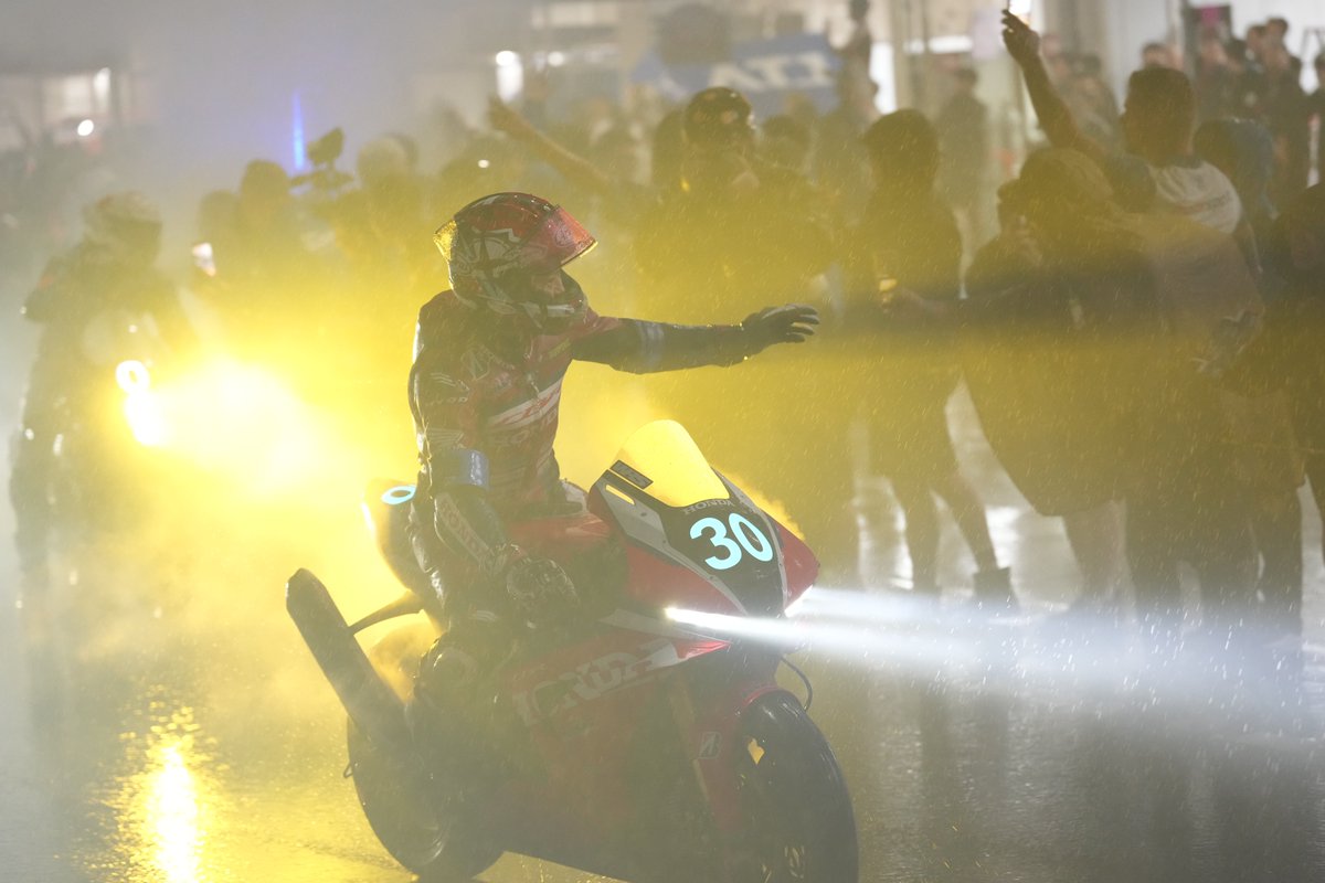 suzuka_event's tweet photo. 「2027 FIM世界耐久選手権 鈴鹿8時間耐久ロードレース 第48回大会」の日程が、2027年7月2日(金)～4日(日)に決定いたしました。

各種観戦チケットの発売日などの詳細は、決定次第ご案内いたします。
https://t.co/A6QYL65dn0
#鈴鹿8耐 #Suzuka8hours https://t.co/yFm68gclqP
