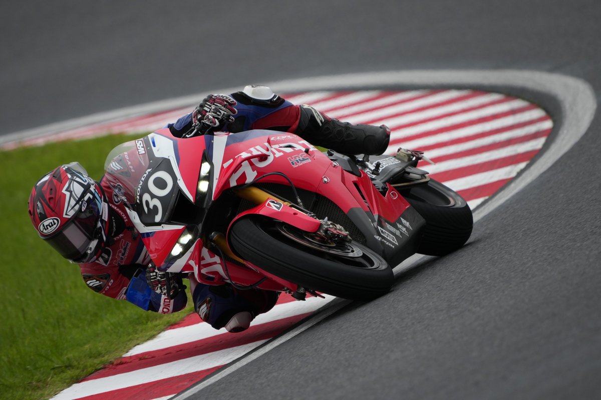 suzuka_event's tweet photo. 「2027 FIM世界耐久選手権 鈴鹿8時間耐久ロードレース 第48回大会」の日程が、2027年7月2日(金)～4日(日)に決定いたしました。

各種観戦チケットの発売日などの詳細は、決定次第ご案内いたします。
https://t.co/A6QYL65dn0
#鈴鹿8耐 #Suzuka8hours https://t.co/yFm68gclqP