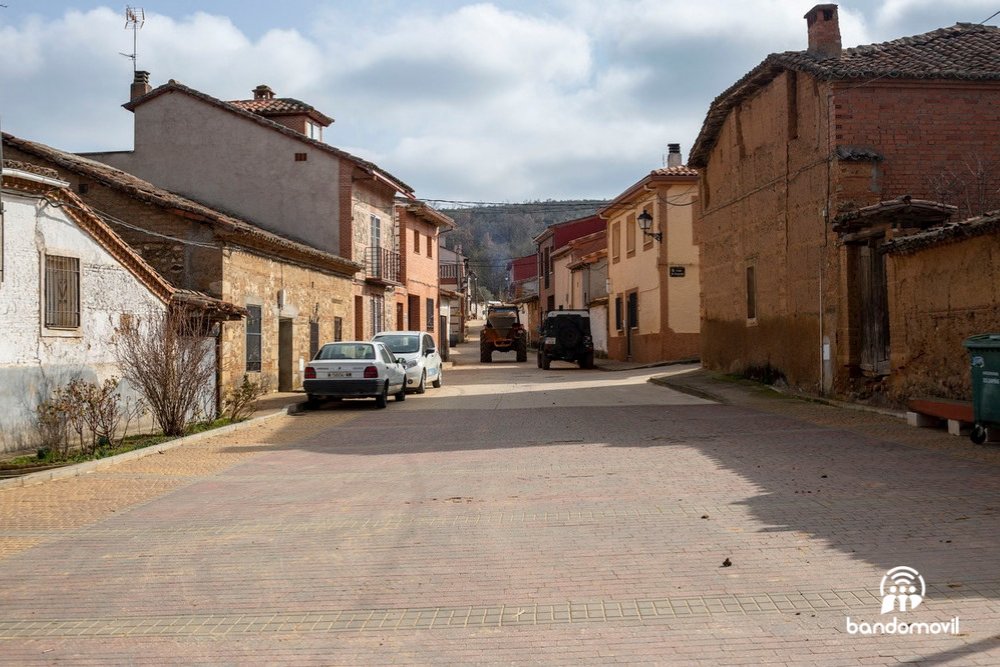 bandomovilapp's tweet photo. Vivir en Matarrubia (Guadalajara) es estar conectado a lo que ocurre en el pueblo.
Con Bandomovil, los vecinos reciben en su móvil la información oficial del ayuntamiento de forma sencilla, directa y sin complicaciones. https://t.co/ItINyBq5pp