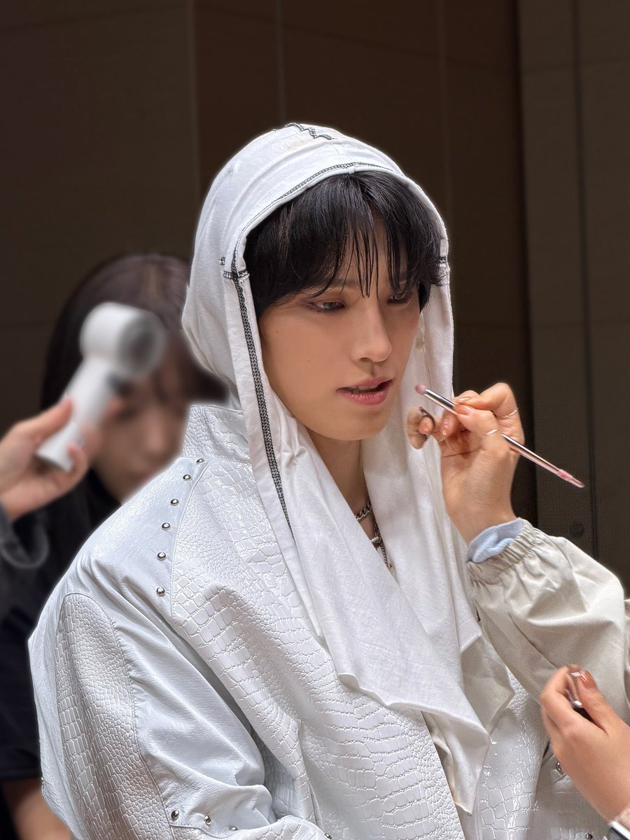 leejungchaan's tweet photo. Behind every cool scene on the MV is me having way too much fun on the filming set. https://t.co/TvmN11eSwm